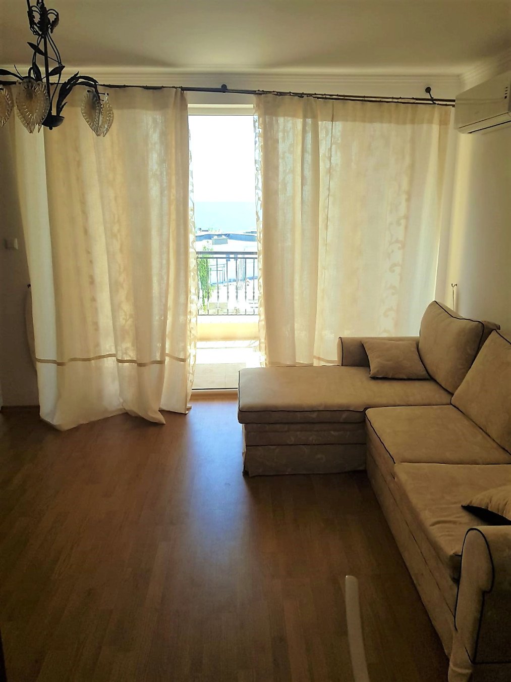 For Sale: Luxuriously furnished one-bedroom apartment with sea view