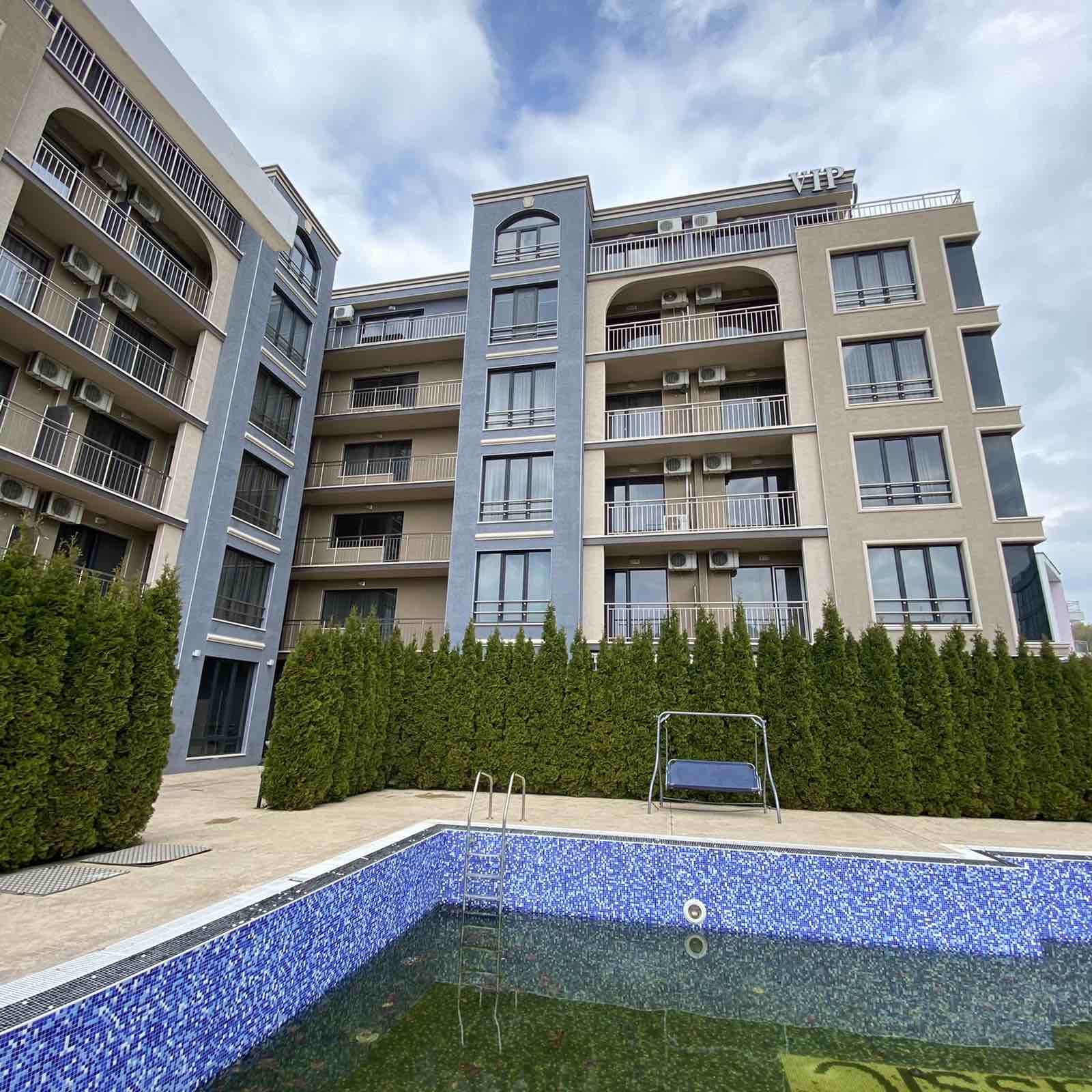 Продава: Тристаен апартамент на 300 метра от плажа в Слънчев Бряг