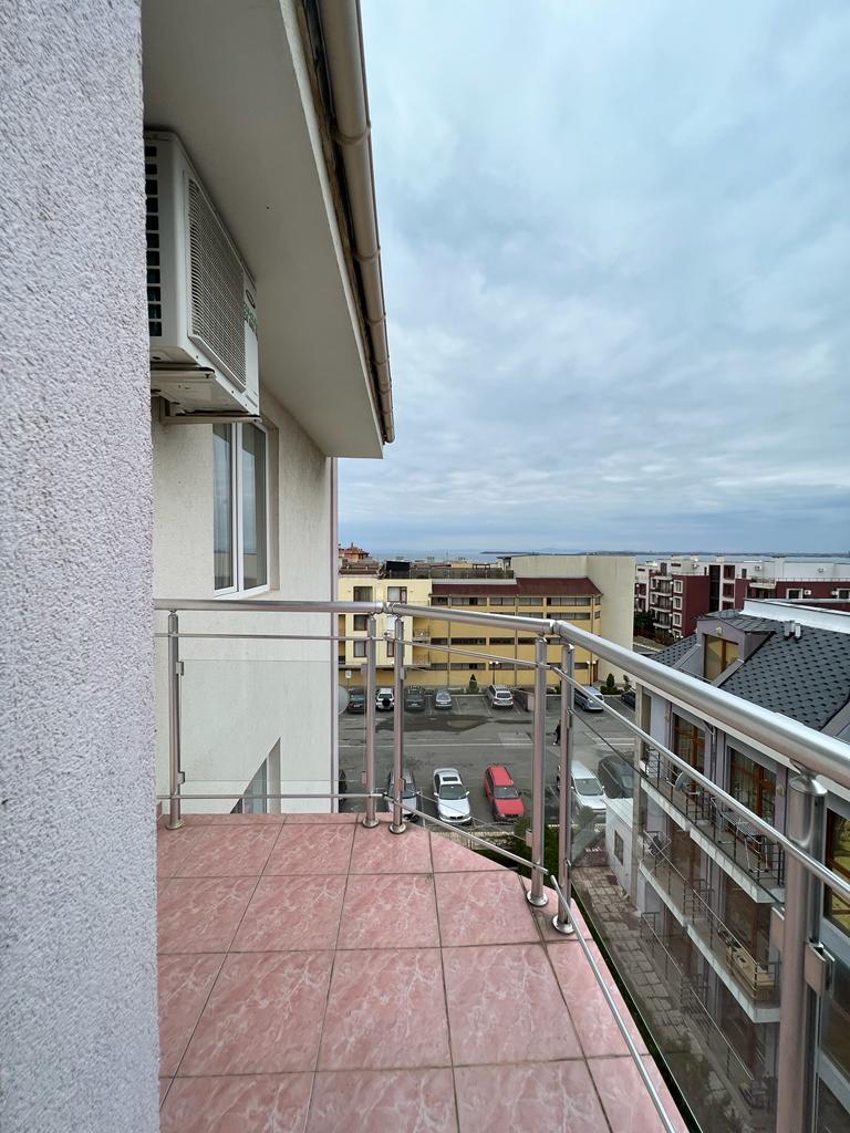 Продава: Просторен тристаен апартамент с уникална панорамна гледка към морето